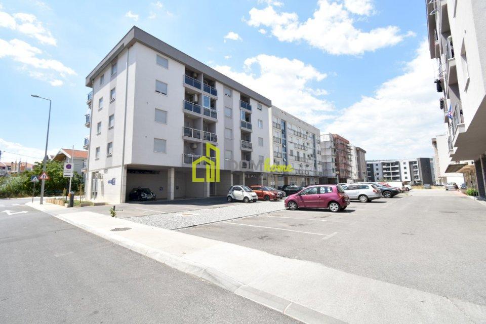 Jednosoban stan 43m2, Blok 9